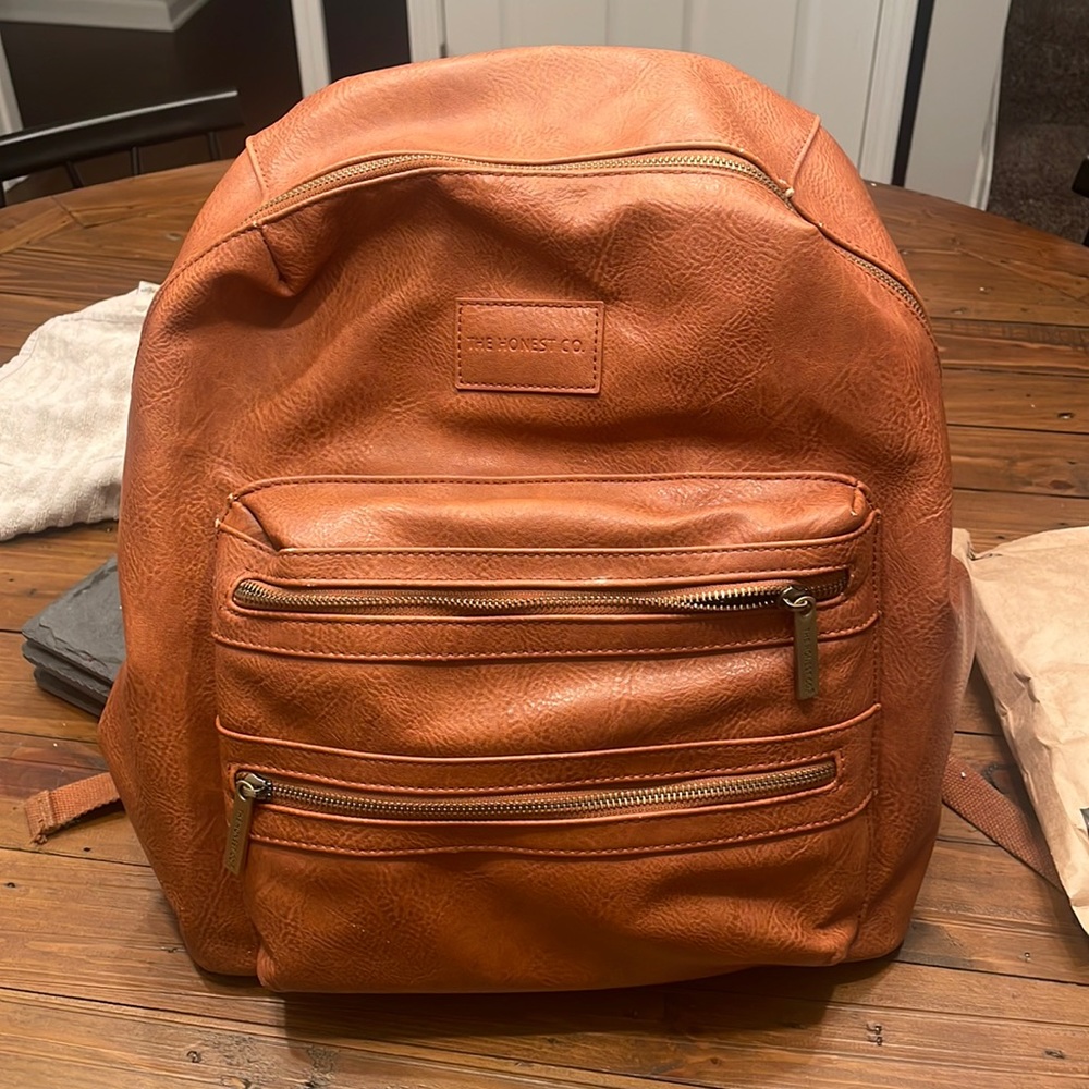 Honest city backpack, vegan leather